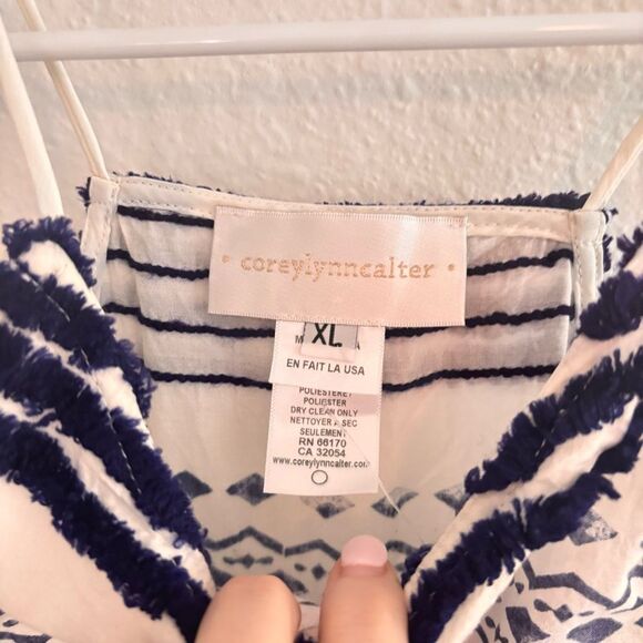 Corey Lynn Calter - White & Blue Dress W/ Diamond Pattern & Texture XL - Picture 3 of 8